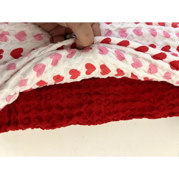 Cupcakes and Cashmere Hearts Pink and Red Hand Towels - VALENTINES - Picture 3 of 3